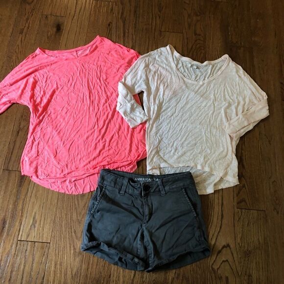 SALE  American eagle 3 piece bundle shorts two shirts xs - Picture 1 of 5